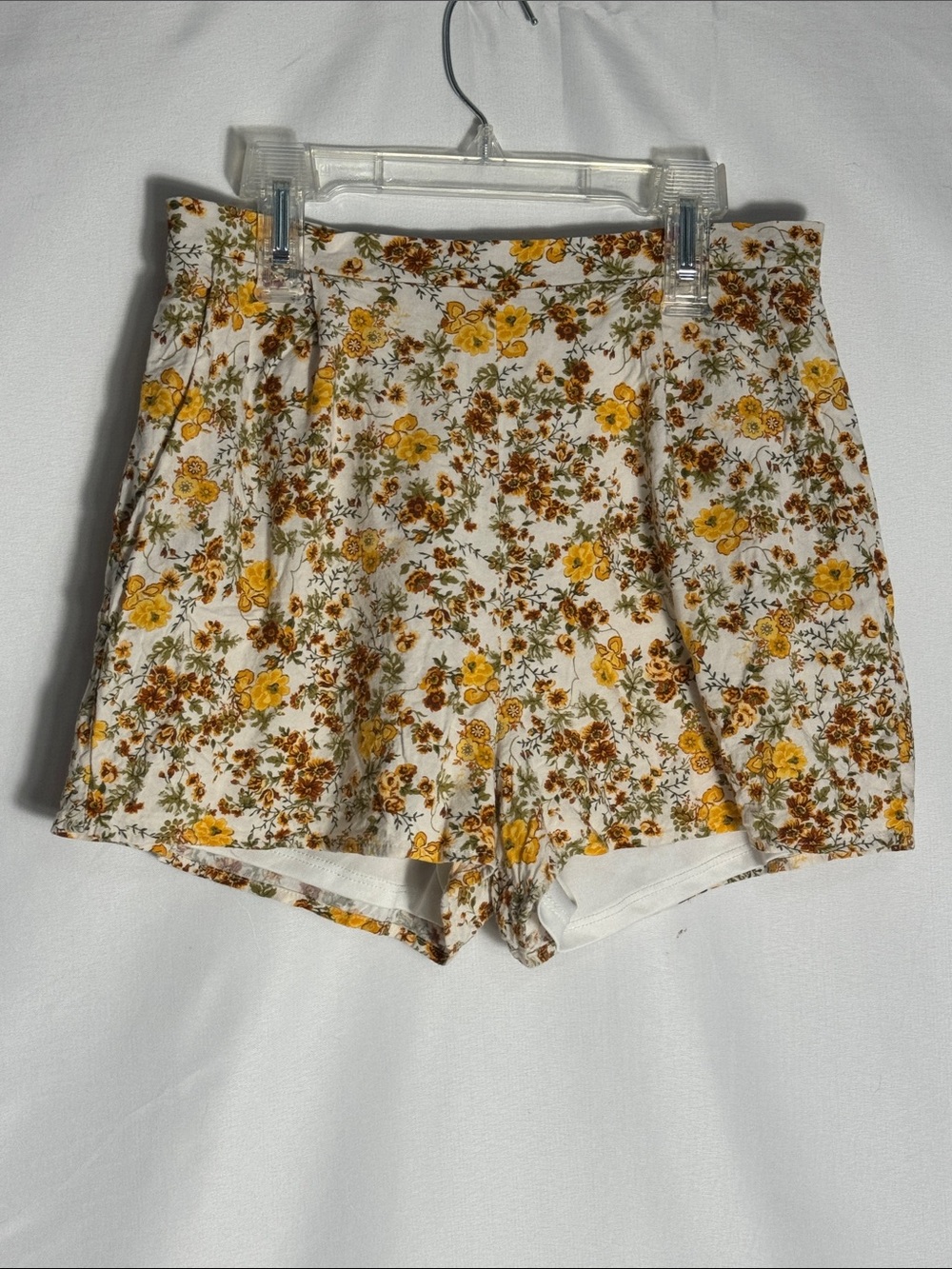 Altar’d State Boho Ditsy Floral High-Waisted Zip-Up Shorts Medium